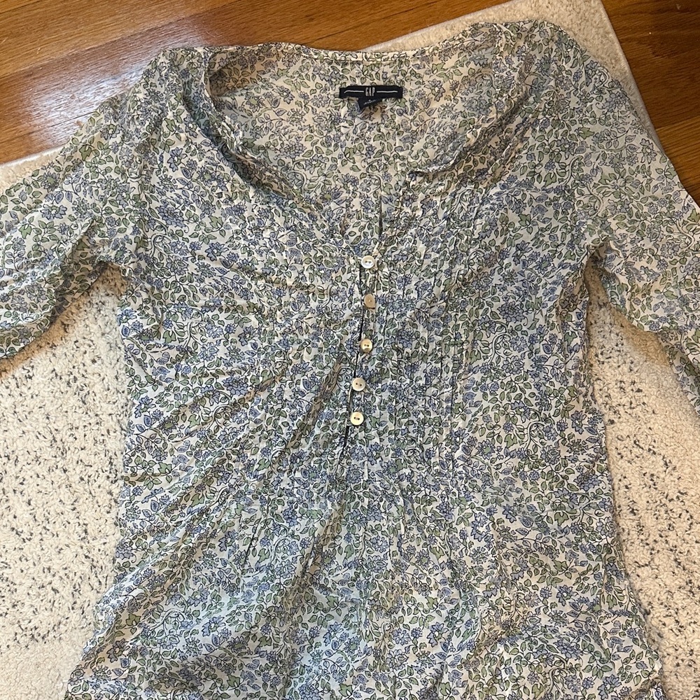 Vintage Gap Button-Up Women's Top